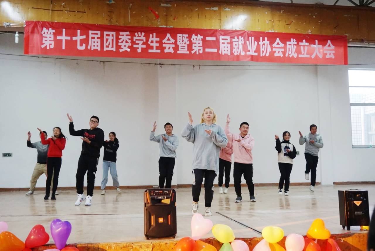 ef48ba1c07d64acb904d7c0682c62b35.jpg ef48ba1c07d64acb904d7c0682c62b35.jpg