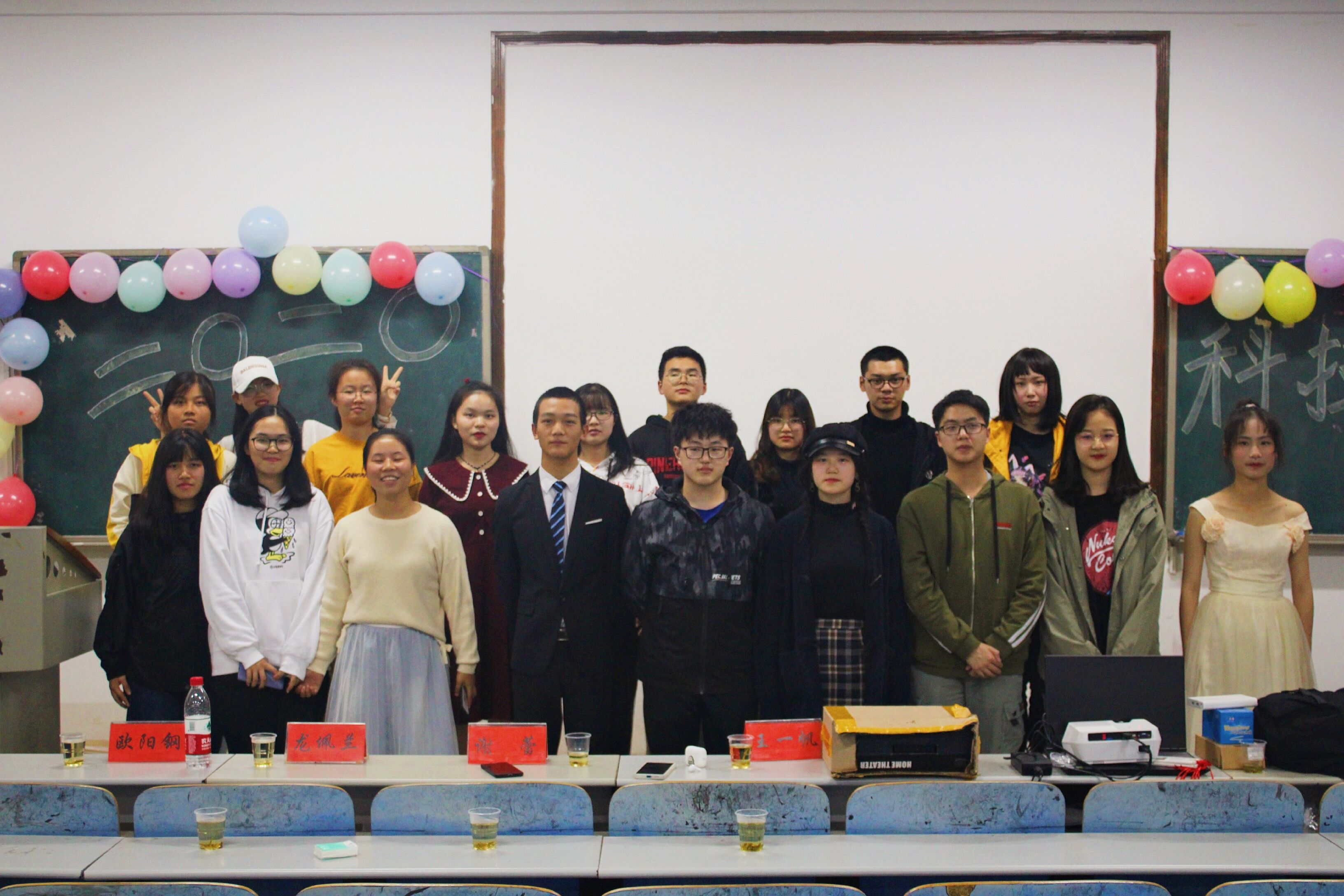 8db555eb42a74092a1c9a5899937d92f.jpg 8db555eb42a74092a1c9a5899937d92f.jpg