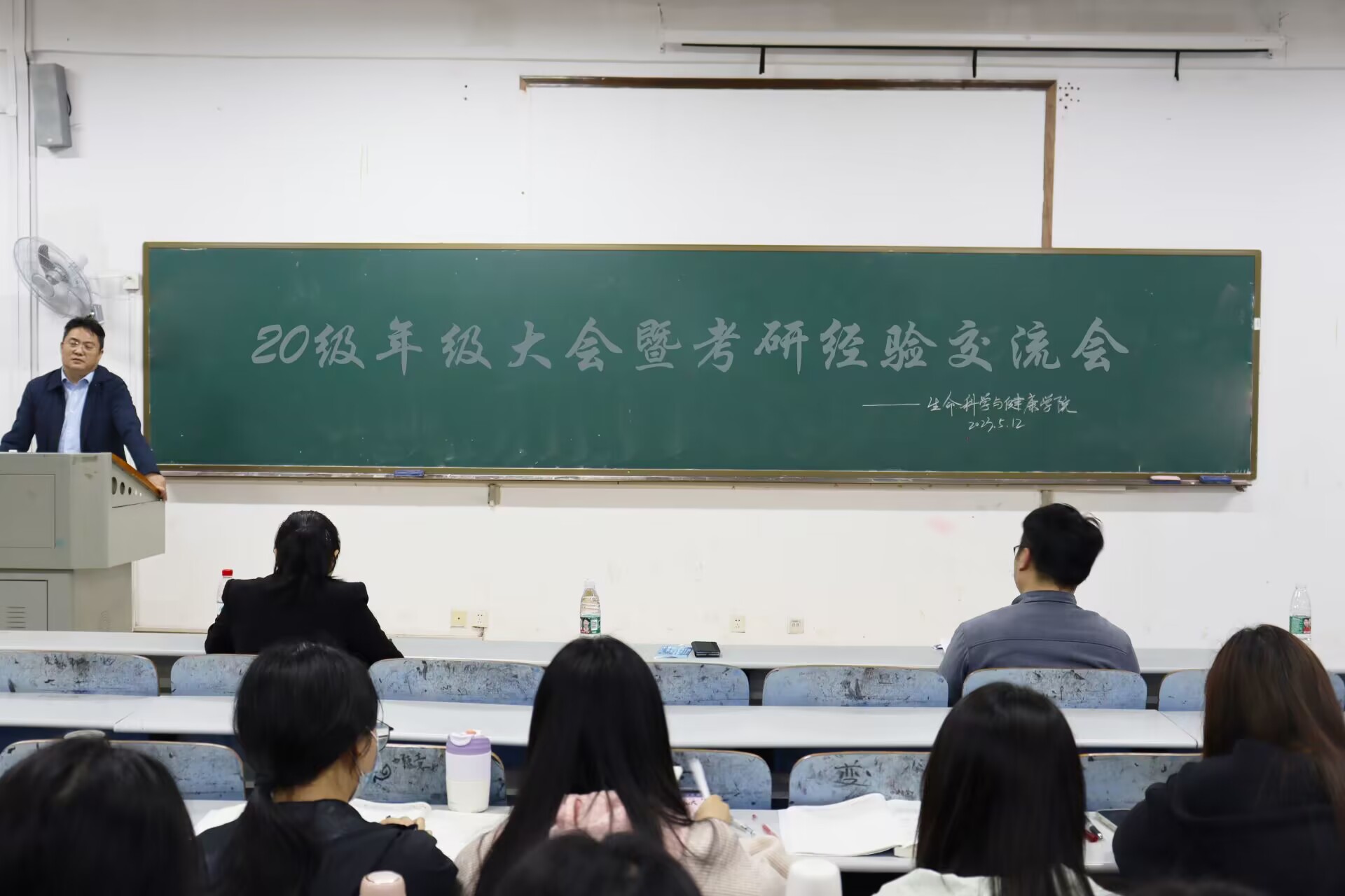 b88d3f6fc5534a1c9cf30c2079dc993e.jpg b88d3f6fc5534a1c9cf30c2079dc993e.jpg